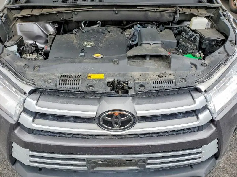 2017 TOYOTA HIGHLANDER XLE  