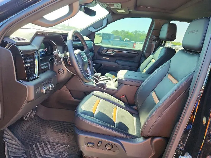 2025 GMC SIERRA K1500 AT4  
