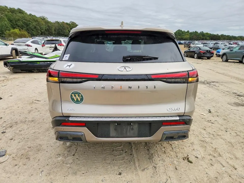 2022 INFINITI QX60 LUXE  