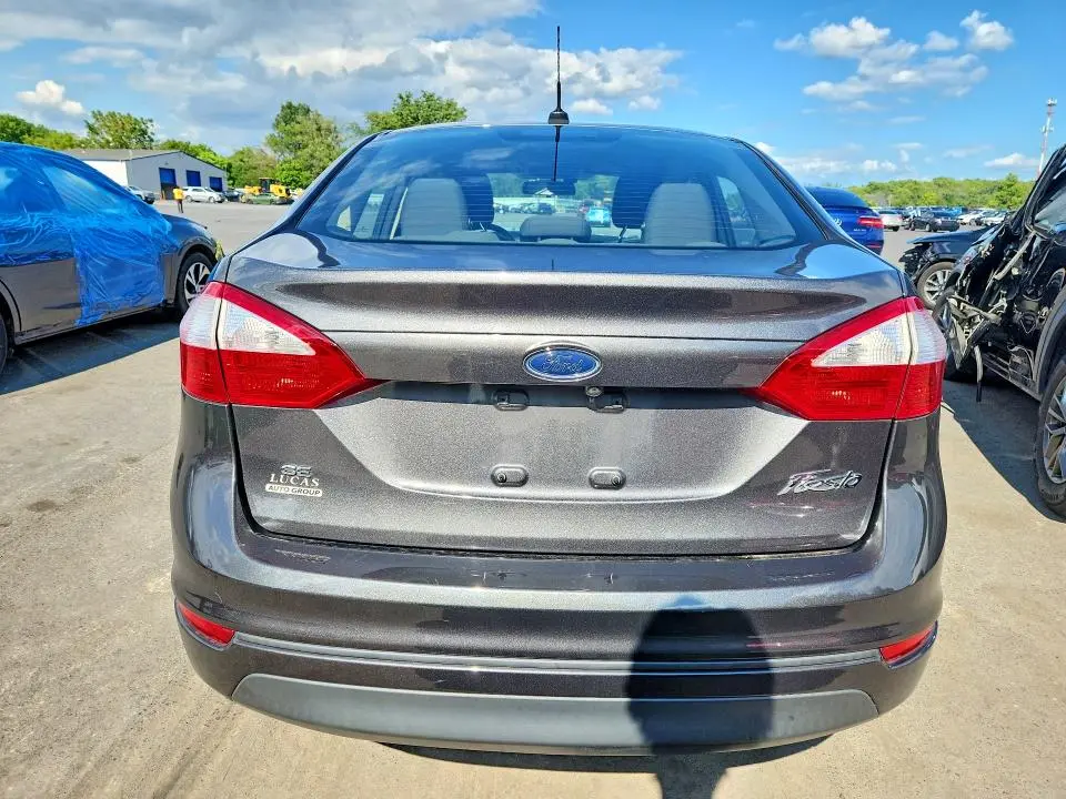 2018 FORD FIESTA SE  