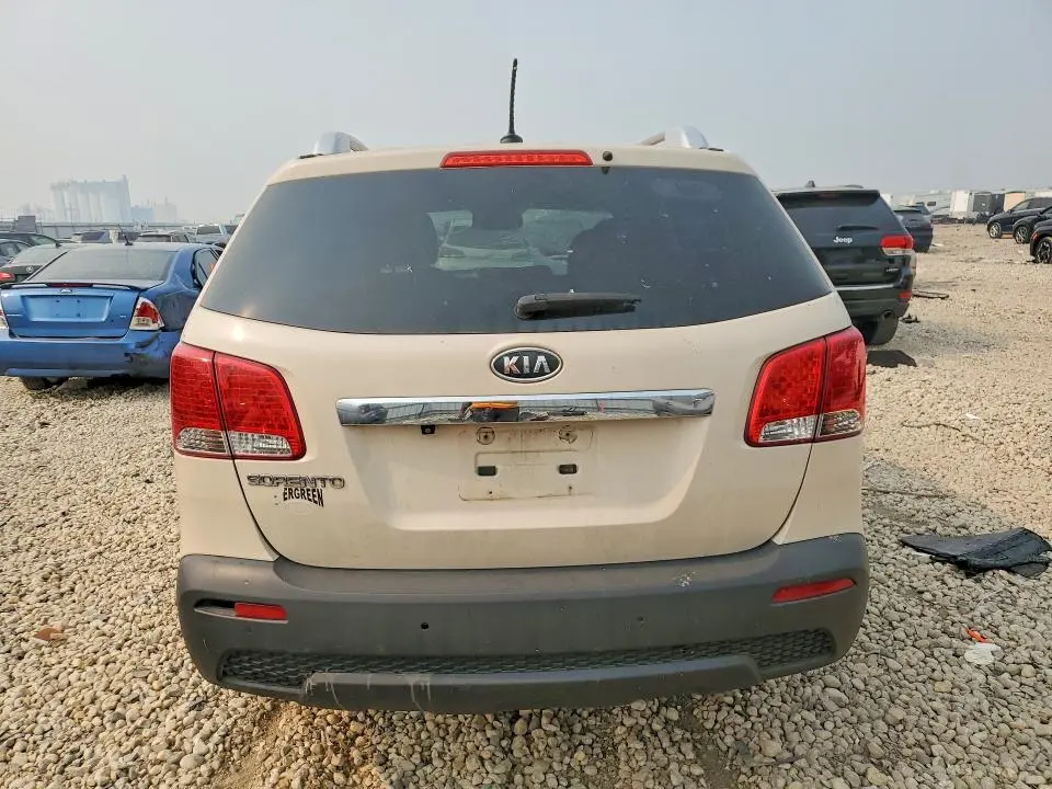 2011 KIA SORENTO LX  