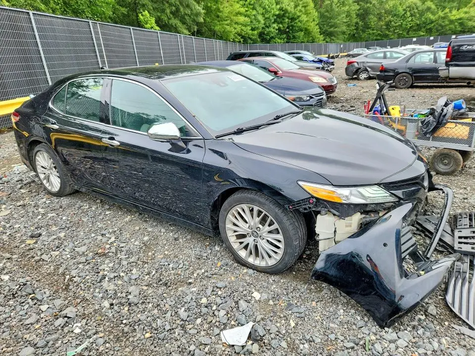 2018 TOYOTA CAMRY XLE V6  