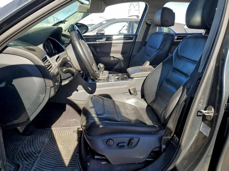 2013 VOLKSWAGEN TOUAREG V6 TDI  