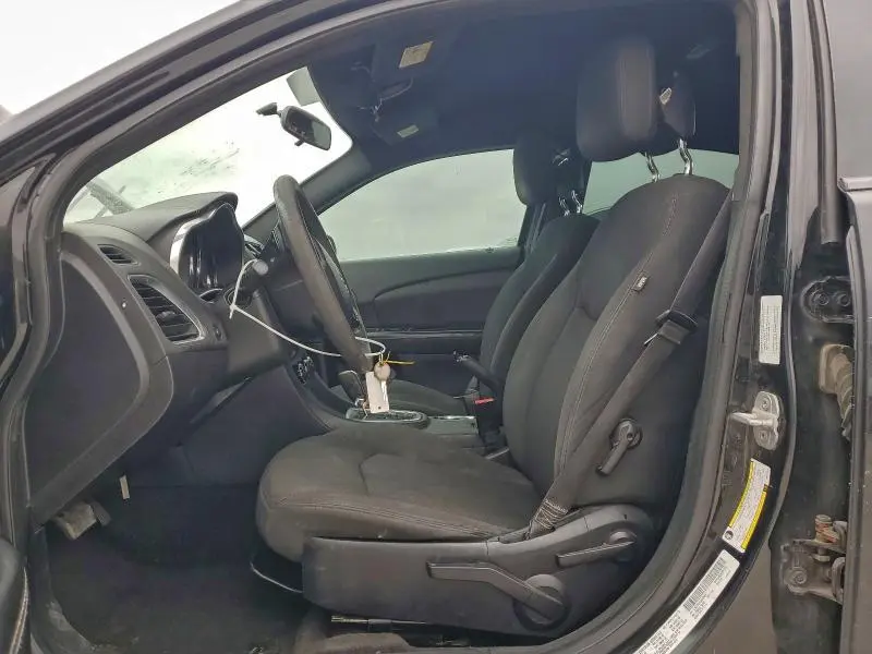 2013 DODGE AVENGER SE  