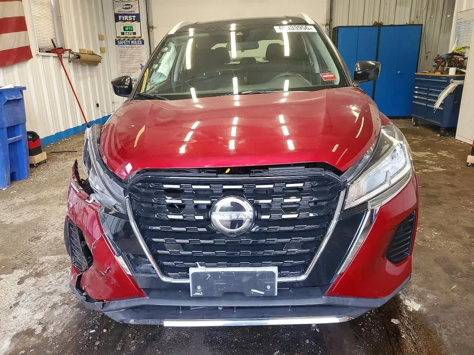 2022 NISSAN KICKS SV  