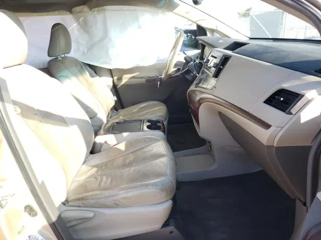 2011 TOYOTA SIENNA XLE