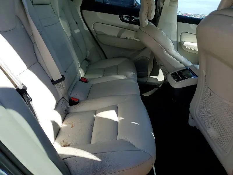 2018 VOLVO XC60 T5 INSCRIPTION  