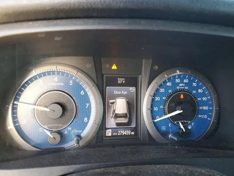 2018 TOYOTA SIENNA LE  