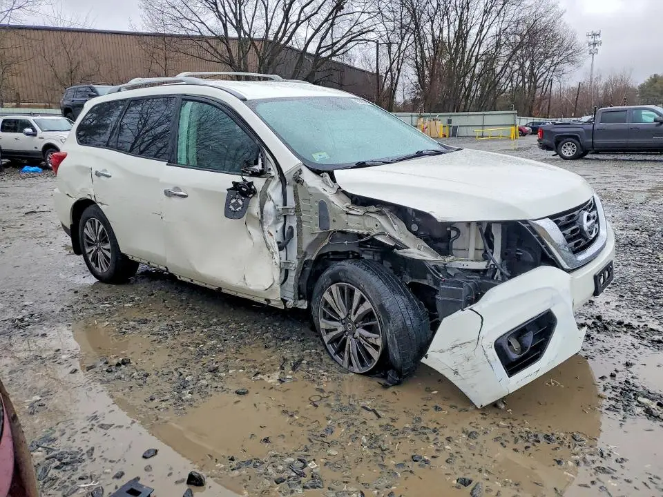 2017 NISSAN PATHFINDER SL  