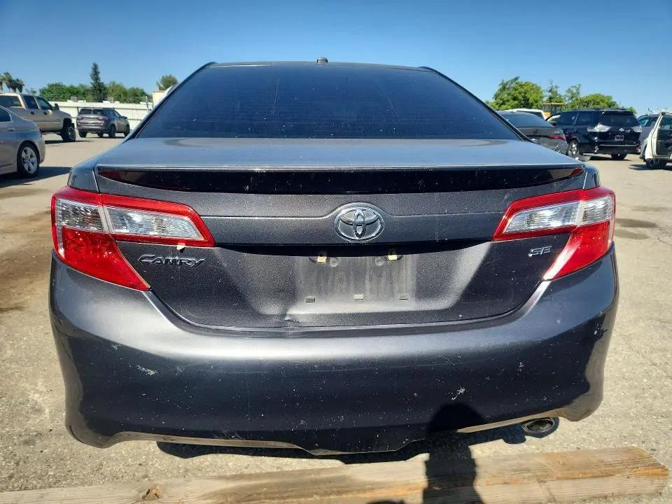 2012 TOYOTA CAMRY SE  