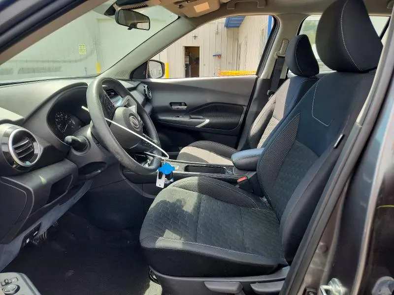2022 NISSAN KICKS SV  