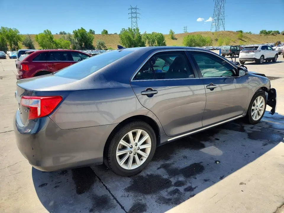 2014 TOYOTA CAMRY XLE V6  