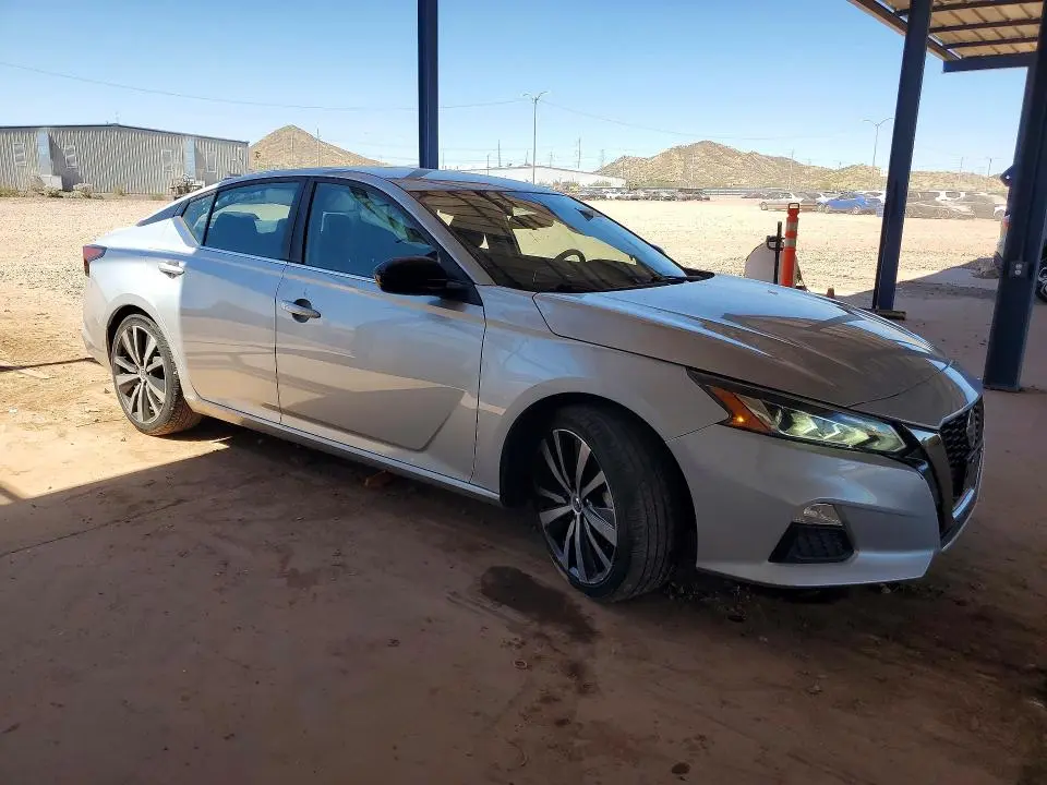 2022 NISSAN ALTIMA SR  