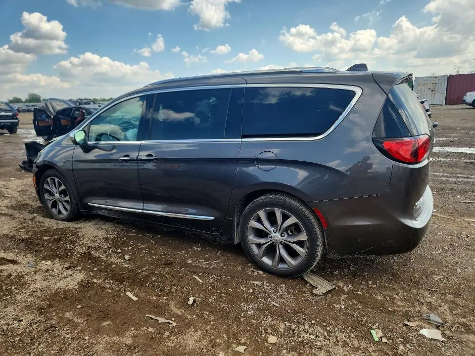 2017 CHRYSLER PACIFICA LIMITED  