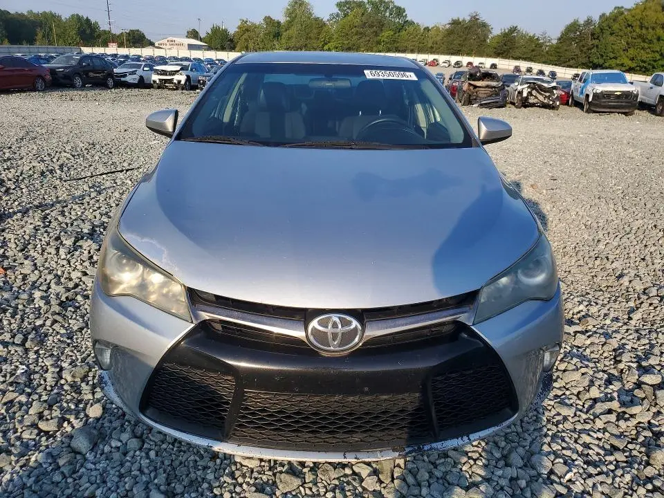 2016 TOYOTA CAMRY SE  