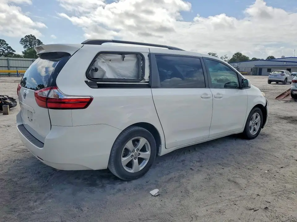 2017 TOYOTA SIENNA LE 8-PASSENGER  