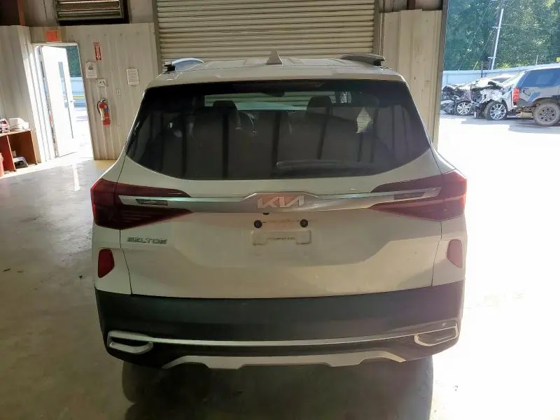 2023 KIA SELTOS EX  