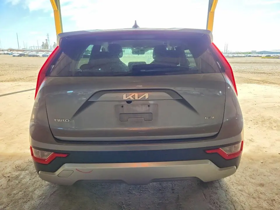 2023 KIA NIRO LX  