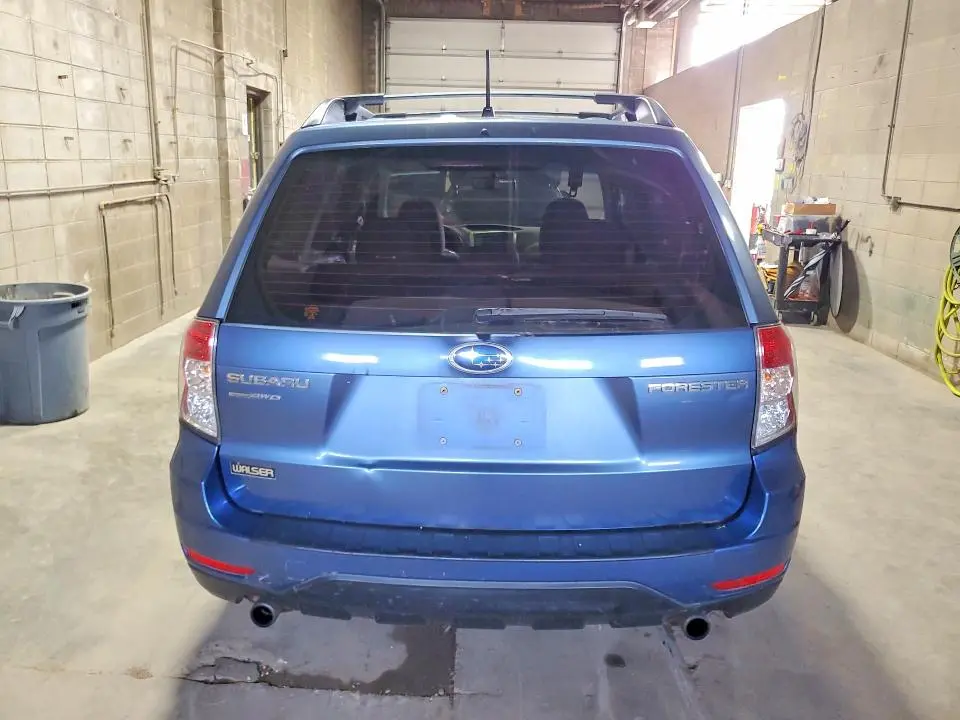 2010 SUBARU FORESTER XS  