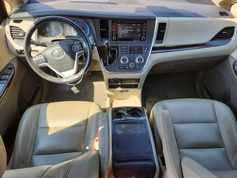 2020 TOYOTA SIENNA XLE PREMIUM 8-PASSENGER  