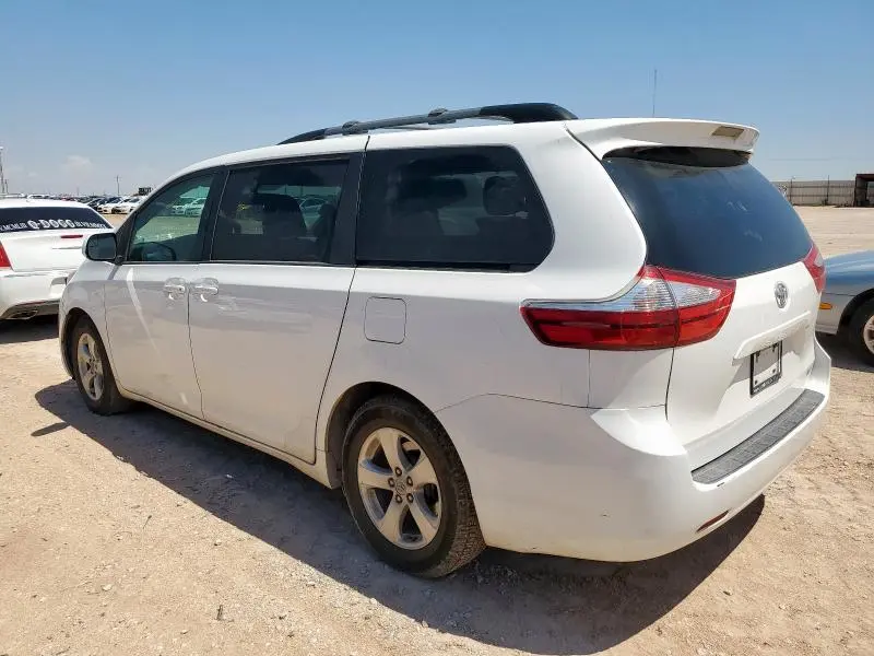 2016 TOYOTA SIENNA LE  
