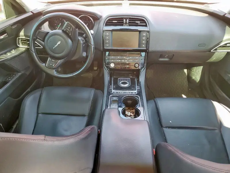 2017 JAGUAR XE PREMIUM  