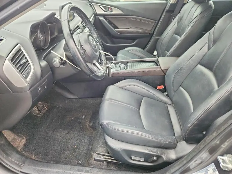 2018 MAZDA 3 TOURING  