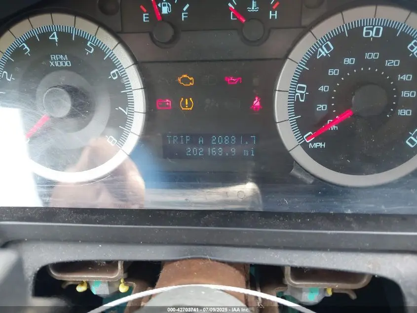 2010 FORD ESCAPE LIMITED