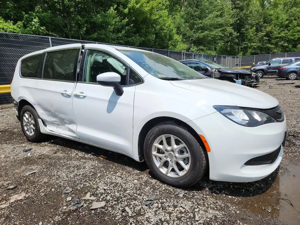 2023 CHRYSLER VOYAGER LX  