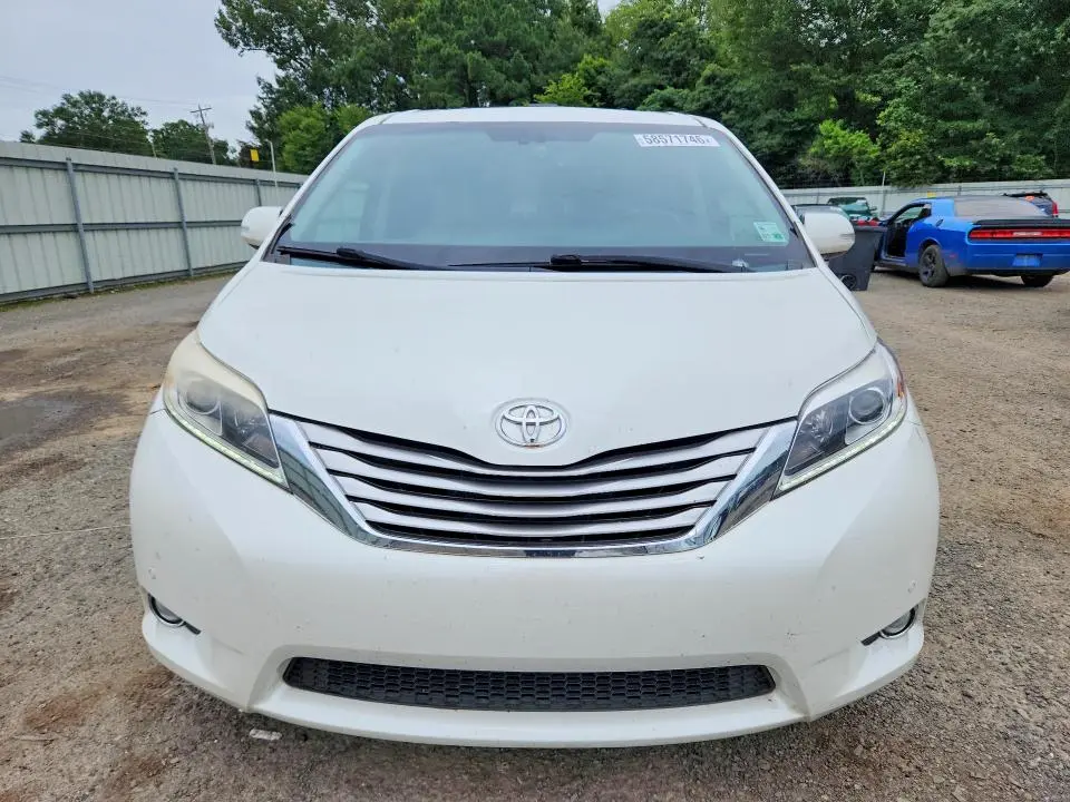 2015 TOYOTA SIENNA LIMITED PREMIUM 7-PASSENGER  