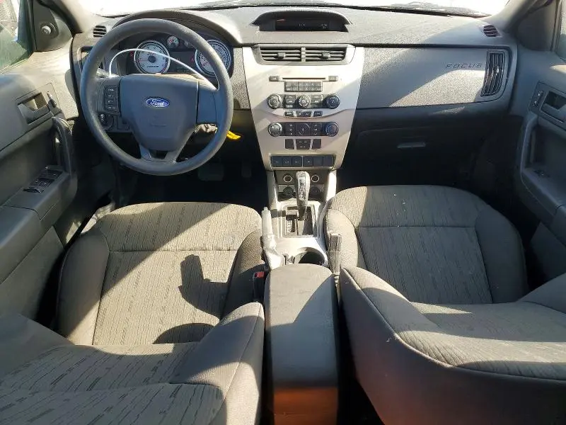 2010 FORD FOCUS SE  
