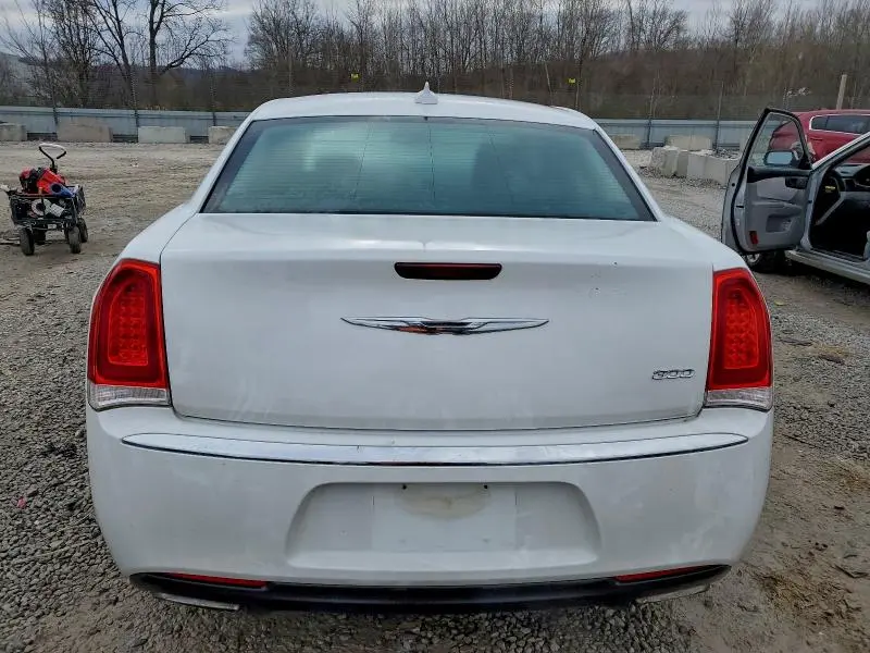 2015 CHRYSLER 300 LIMITED  