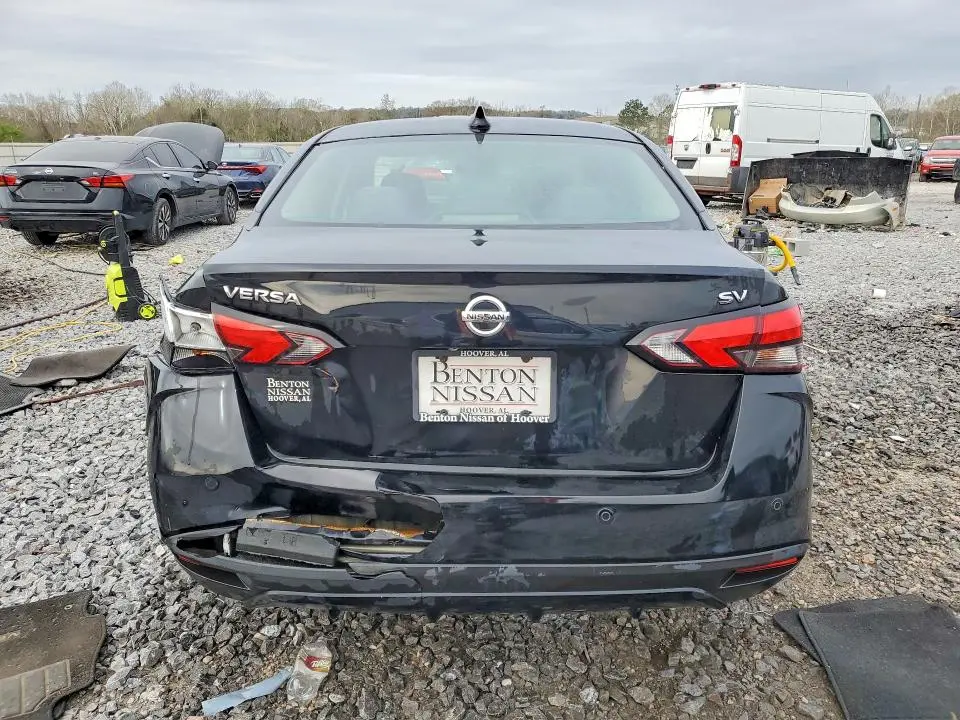 2021 NISSAN VERSA SV  