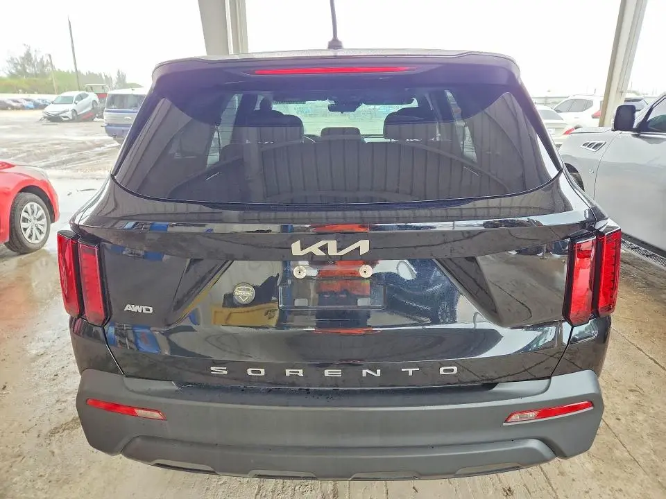 2022 KIA SORENTO LX  