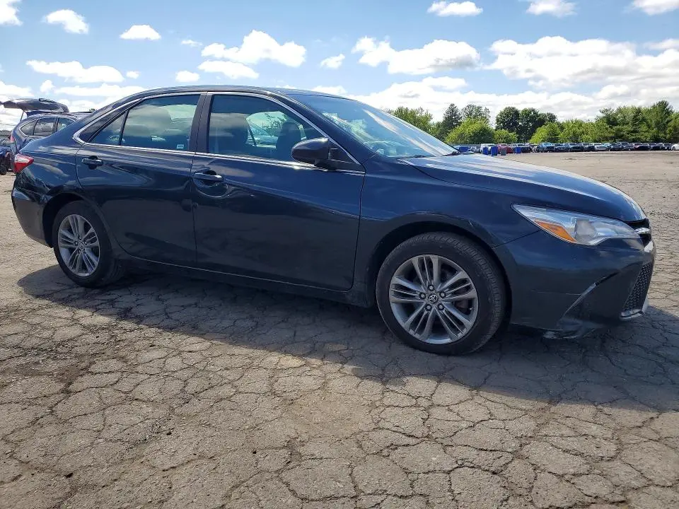 2017 TOYOTA CAMRY SE  