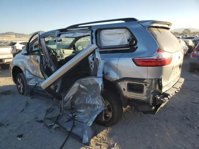 2017 TOYOTA SIENNA LE  