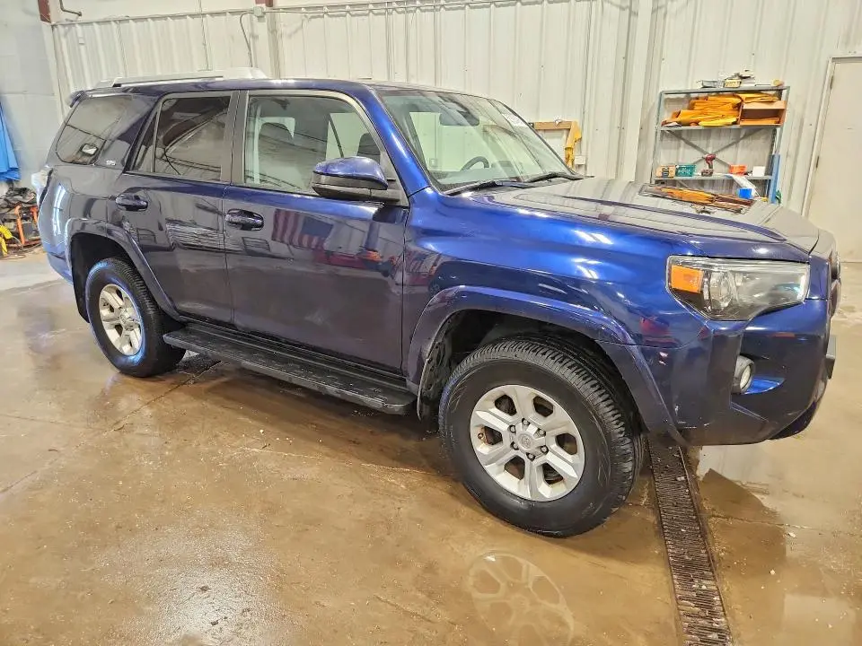 2018 TOYOTA 4RUNNER SR5  
