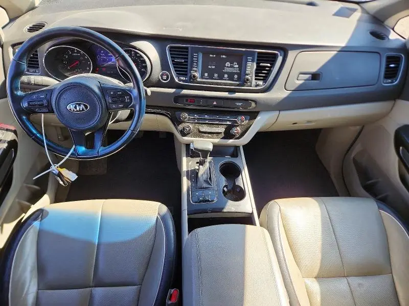 2017 KIA SEDONA LX  