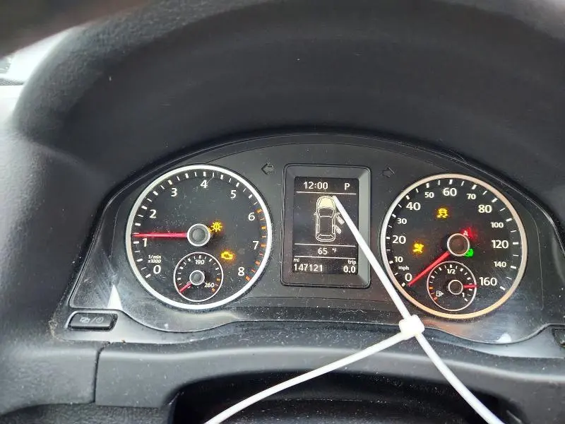 2013 VOLKSWAGEN TIGUAN S  