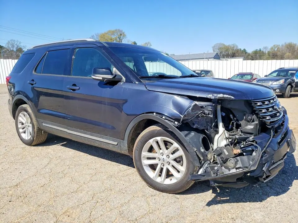 2017 FORD EXPLORER XLT  