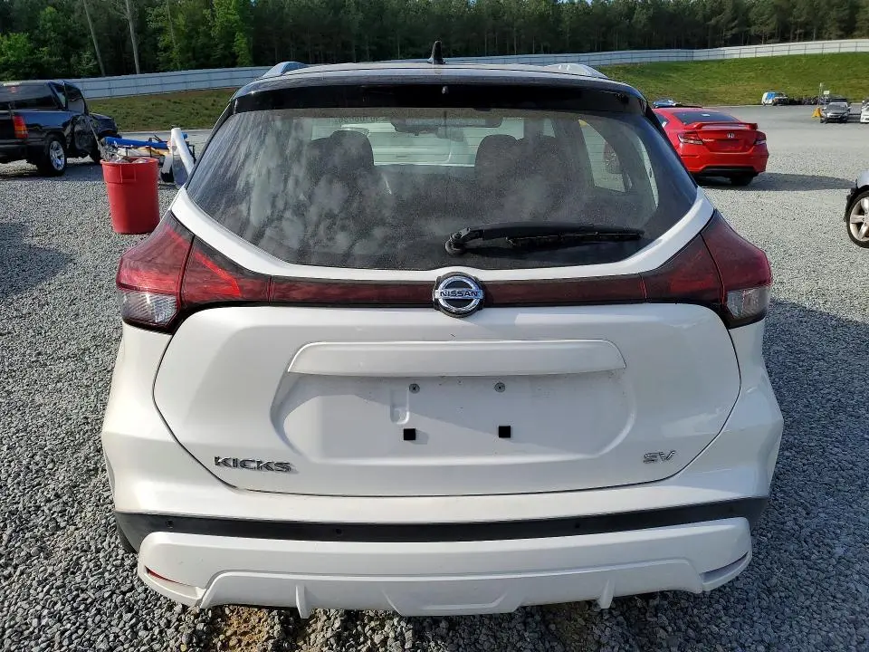 2021 NISSAN KICKS SV  
