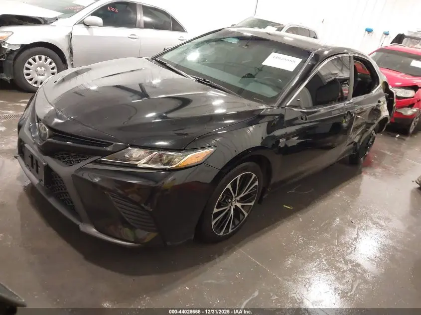 2018 TOYOTA CAMRY SE