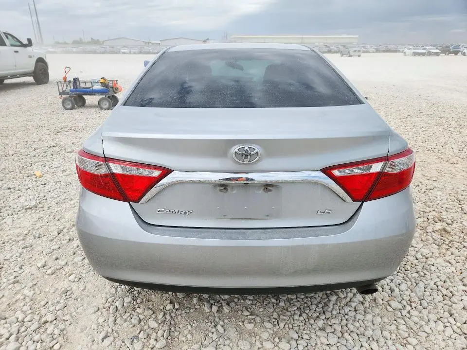 2016 TOYOTA CAMRY LE  