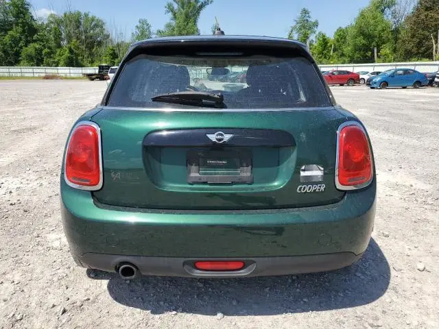 2017 MINI COOPER   