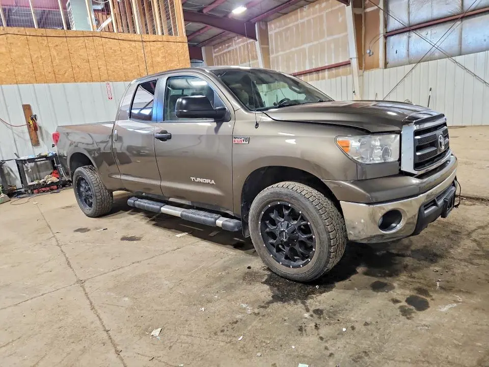 2011 TOYOTA TUNDRA DOUBLE CAB SR5  