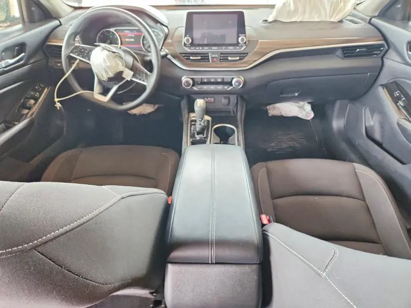 2023 NISSAN ALTIMA SV  