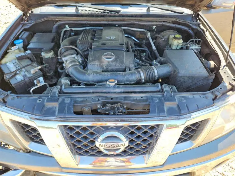 2016 NISSAN FRONTIER SL  