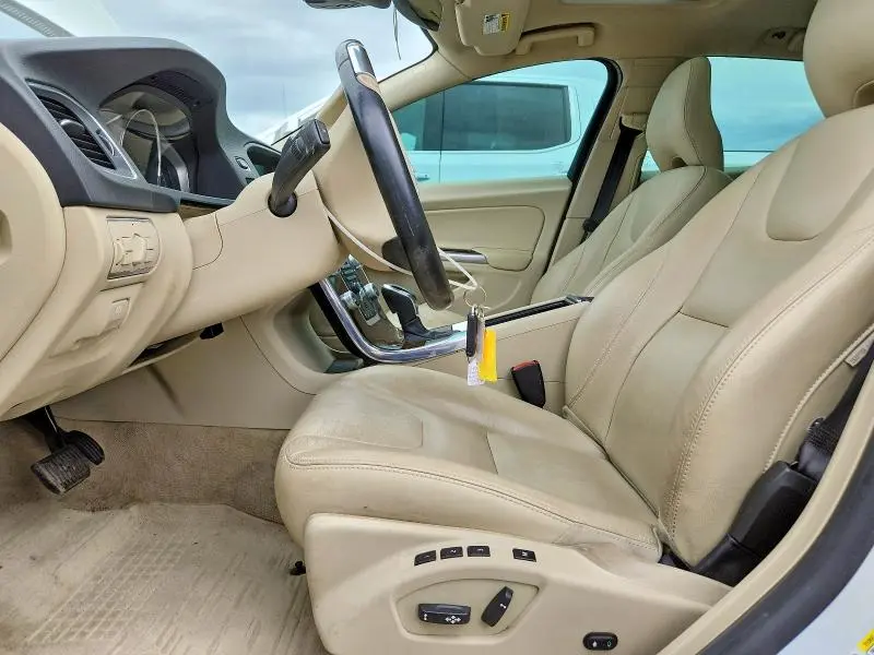 2015 VOLVO V60 PREMIER  