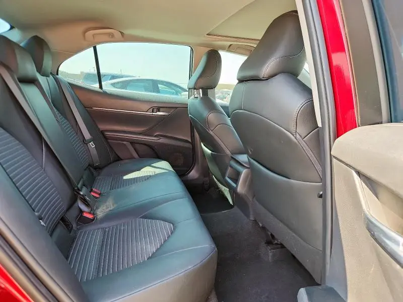 2018 TOYOTA CAMRY SE  