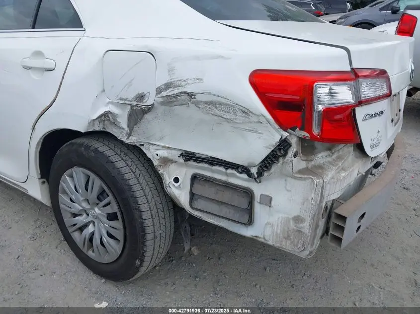 2014 TOYOTA CAMRY LE